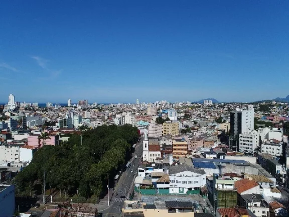 Imagem Área de 1.484,56 M² na Praça Veríssimo de Mello no Centro de Macaé-RJ (Tênis Clube!)