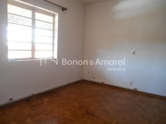 Imagem Casa grande e confotável à venda no tradicional e bem conceituado bairro Vila Nogueira, localizado...