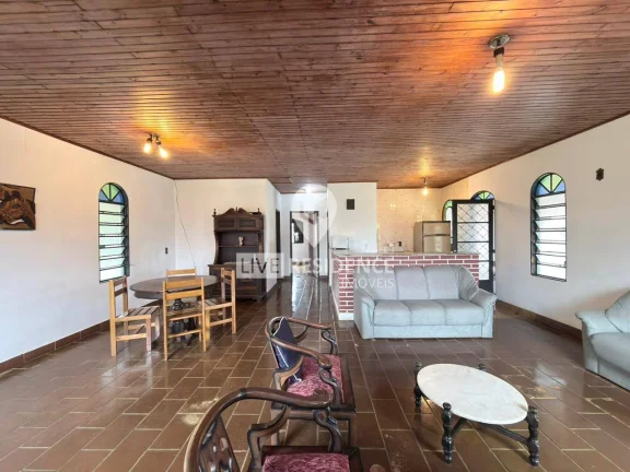 Imagem Sítio da Moenda com casa sede e área de lazer