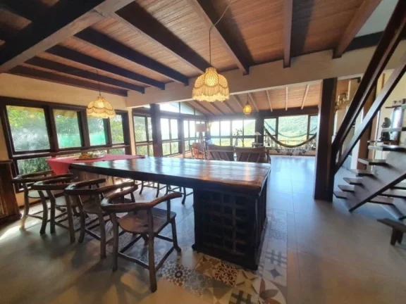 Imagem Casa à venda em Garopaba-SC, Praia da Silveira: 4 quartos, 2 salas, 2 banheiros, 3 vagas, 200m². Imperdível!