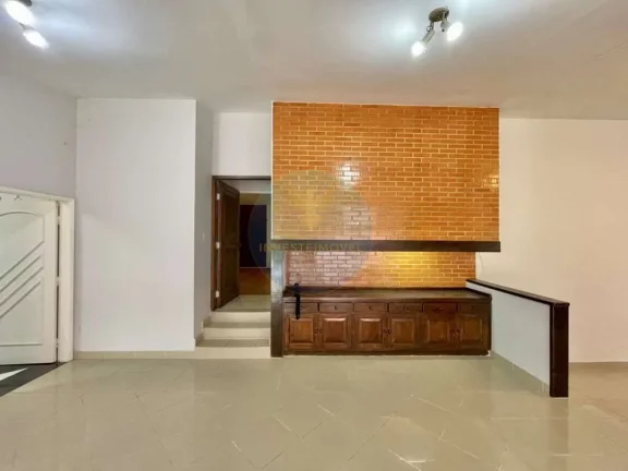Imagem Casa em Condomínio a Venda no bairro Granja Viana - Carapicuíba, SP