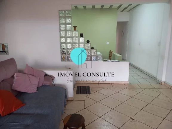 Imagem Oportunidade para Morar ou Investir! Sobrado Amplo com Renda de Locação.