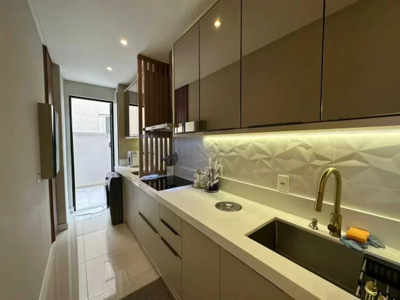 Imagem Apartamento alto padrão com 2 dormitórios sendo 1 suíte e 2 vagas - Nações | Balneário Camboriú/SC