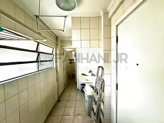 Imagem Apartamento para modernização no Jardim Paulista: 3 Quartos, 1 Suíte, 3 Salas, 3 Banheiros, 2 Vagas, 210m². Venha Conhecer!