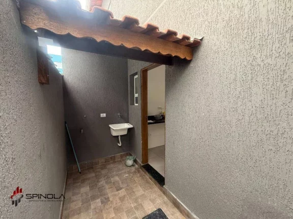 Imagem Sobrado com 2 dormitórios à venda, 51 m² por R$ 300.000,00 - Maracanã - Praia Grande/SP