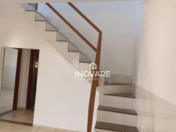Imagem Casa com 3 dormitórios à venda, 180 m² por R$ 330.000,00 - Jardim Leonora - Itumbiara/GO