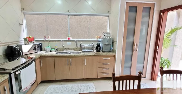 Imagem VENDO LINDO SOBRADO PROXIMO DA AV. CUPECÊ! (ZONA SUL-SP)