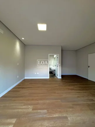 Imagem CASA TÉRREA 4 SUÍTES SENDO 1 SUÍTE COM ESPAÇO CLOSET I PISCINA I PERMUTA