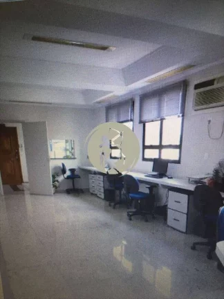 Imagem OPORTUNIDADE!!! SALA COMERCIAL GRANDE JA DIVIDIDA, NA AVENIDA ANA COSTA LOCALIZADA NA AVENIDA MAIS M...
