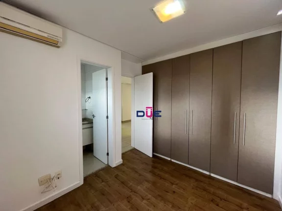 Imagem Apartamento com 2 Dormitórios, Suíte e 2 Vagas na Ponta da Praia