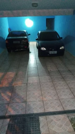 Imagem SOBRADO PADRÃO COM FRENTES PARA DUAS RUAS EM SANTO ANDRE, COM 3 DORMITÓRIOS E UM SALÃO COMERCIAL.