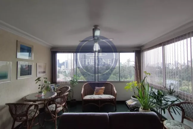 Imagem Luxuoso apartamento à venda na Aclimação, São Paulo-SP: 3 quartos, 1 suíte, 4 salas, 3 banheiros, 1 vaga, 140 m².