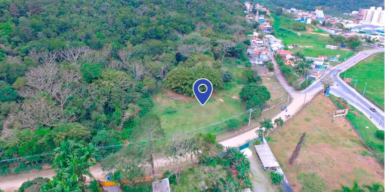Imagem Terreno com 30.000m2 na divisa de Balneário Camboriú com Camboriú