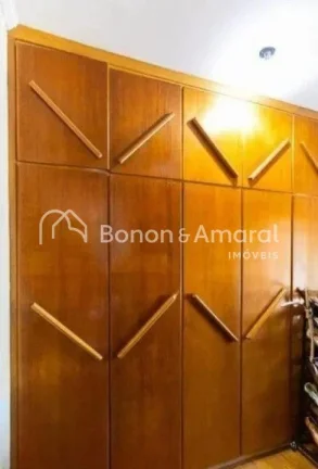 Imagem Casa estilo sobrado com linda vista da varanda, 263m² de área construída, muito bem distribuída ...