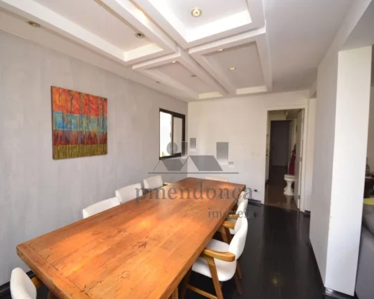 Imagem Lindo apartamento totalmente reformado, com living para 2 ambientes, 3 suítes repletas de armários...