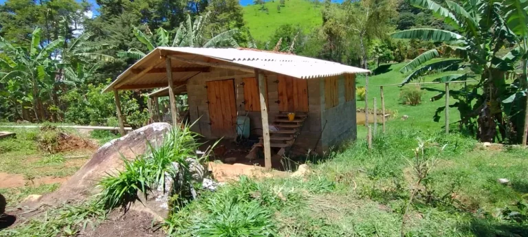 Imagem CHACARA 12.000 MTS - BAIRRO ANHUMAS - ITAJUBÁ - MG