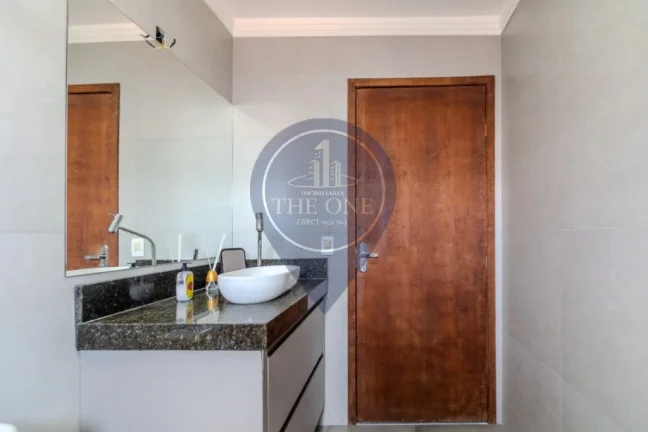Imagem Imperdível oportunidade: Casa à venda na Vila Mariana, São Paulo-SP, com 3 quartos, 1 suíte, 2 salas, 3 banheiros e 146m² de área!