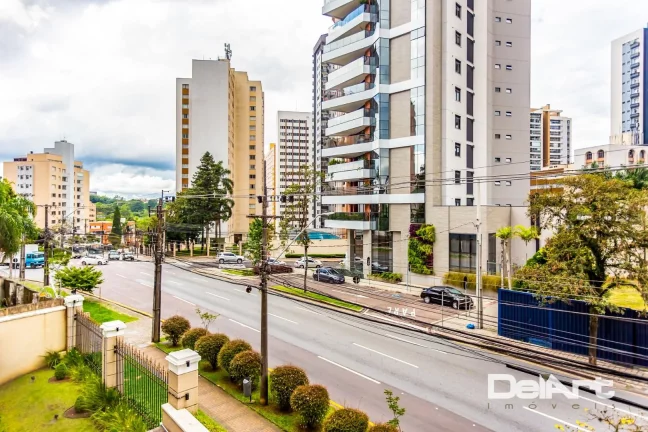 Imagem Apartamento 145m2 - 03 suítes - 04 vagas - todo mobiliado e aconchegante na melhor posição do Cabral...