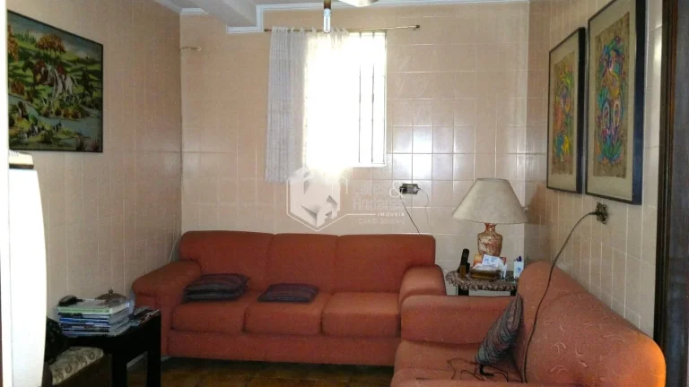 Imagem CASA À VENDA, COM 296M² COM 6 AMPLOS DORMS, COM 2 SUÍTES, 4 SALAS, COZINHA COM PLANEJADOS, CHURRASQUEIRA E 8 VAGAS - TREMEMBÉ - SP