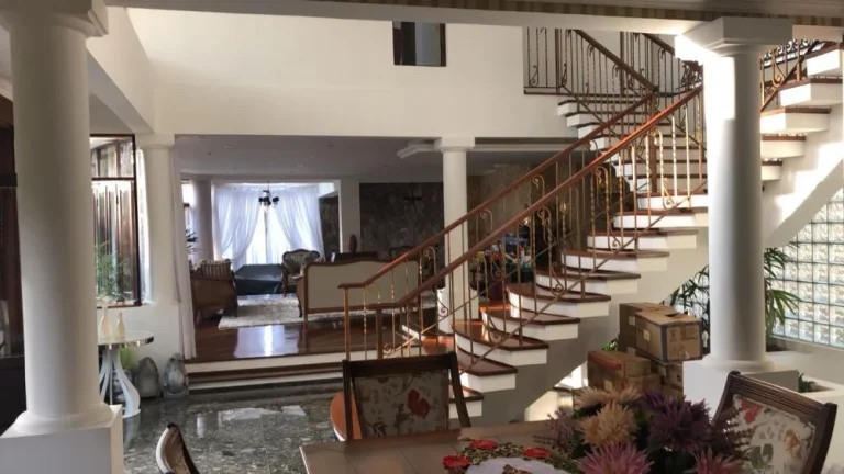 Imagem Casa em Aldeia da Serra - 688m²