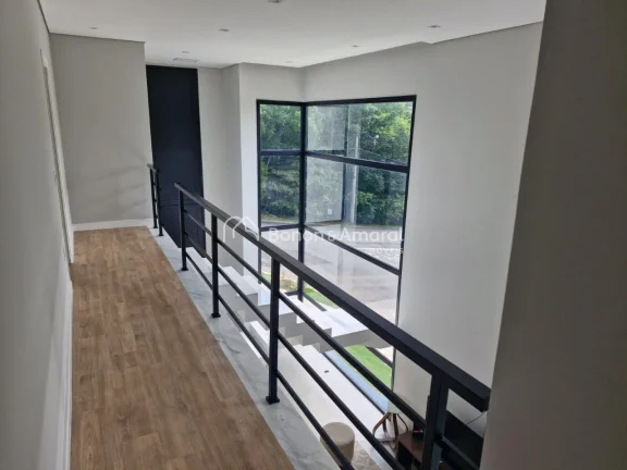 Imagem Residência moderna no Condomínio Flor da Serra, com 290m² de área construída em terreno de 340m...