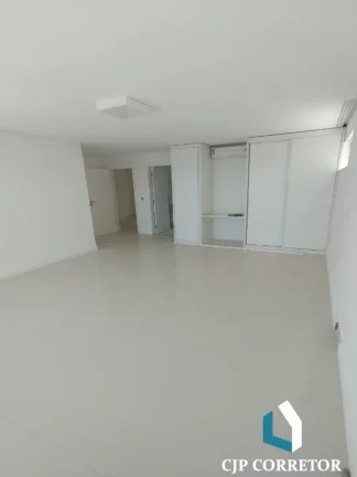 Imagem Casa em Condomínio de luxo com 4 suítes.