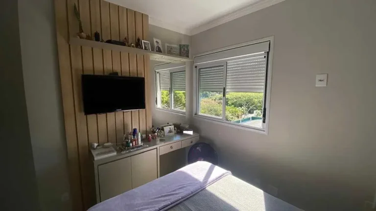 Imagem Apartamento mobiliado 3 dormitórios sendo 1 suíte e 1 vaga no Bairro Itacorubi em Florianópolis/SC