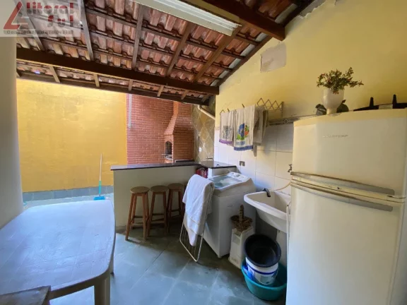 Imagem casa isolada na mirim praia grande