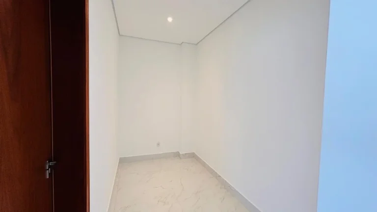 Imagem CASA 4 SUÍTES EM CONCEITO ABERTO COM ACABAMENTO DE ALTO PADRÃO CONDOMÍNIO CYRELLA