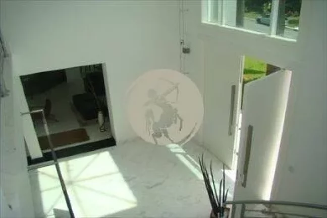Imagem LINDA CASA EM CONDOMINIO FECHADO EM ALPHAVILLE A VENDA!