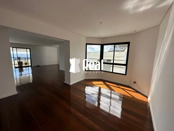 Imagem Píer e Teleférico com Acesso Privativo ao Mar