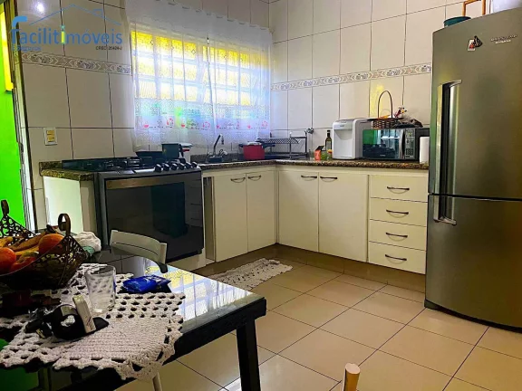 Imagem Excelente Sobrado com 4 quartos, 3 banheiros e 2 vagas cobertas