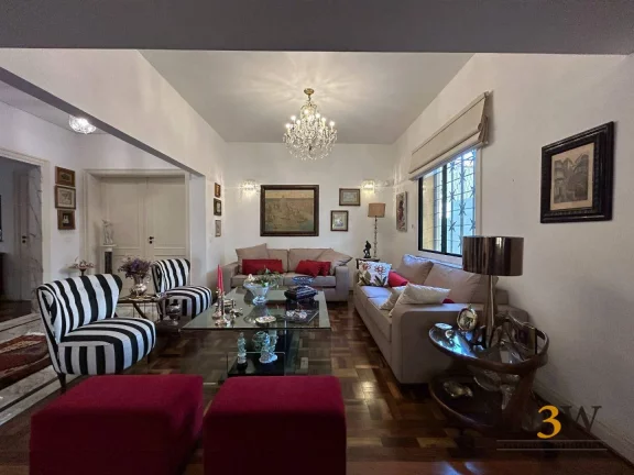 Imagem Casa à venda no Pacaembu São Paulo SP com 455m² de área construída, 5 dormitórios (4 suítes) e 6 vagas de garagem