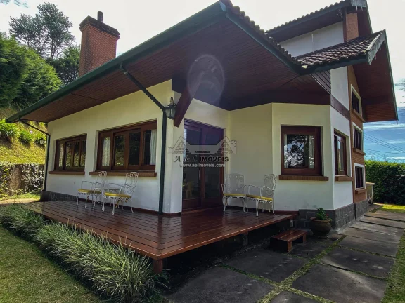 Imagem Casa à venda em Campos do Jordão - Com 3 dormitórios proximo ao Capivari