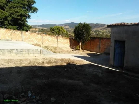 Imagem *CASA EM LOTE 360 M²
*CONSTITUÍDA POR 1 QUARTO, SALA, COZINHA, BANHEIRO, ÁREA DE SERVIÇO, VARAND...