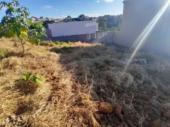 Imagem Lote à venda em Barbacena, Greenville, 200m2