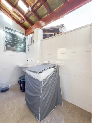 Imagem Esta charmosa casa, totalmente planejada e recém reformada, oferece conforto e praticidade para tod...