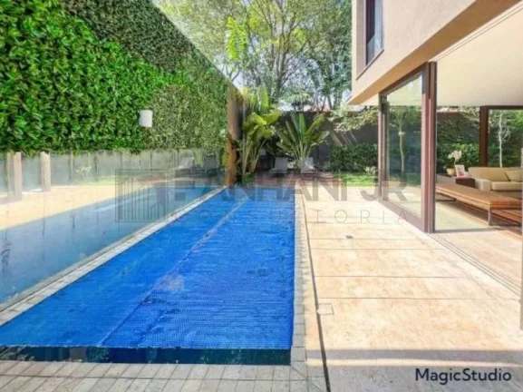 Imagem Casa dos sonhos no coração do Jardim América! Com uma área de 772m², esta casa totalmente reformada e mobiliada oferece conforto, luxo e modernidade