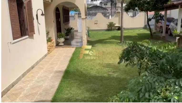 Imagem Casa para locação em Guarapari-ES, Muquiçaba: 5 quartos, 3 salas, 5 banheiros, 2 vagas de garagem, 200m².