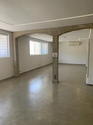 Imagem Galpão Comercial à Venda ou Locação em Sorocaba-SP: 4 Salas, 4 Banheiros, 10 Vagas de Garagem, 303m² no Jardim Pires de Mello.