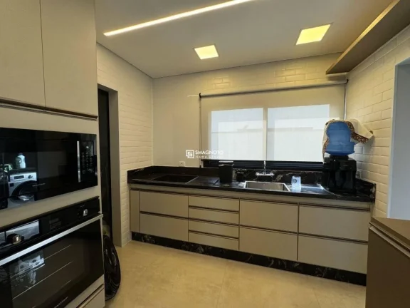 Imagem Sobrado com 3 dormitórios à venda, 218 m² por R$ 2.250.000,00 - Residencial Villa D'Aquila - Piracicaba/SP