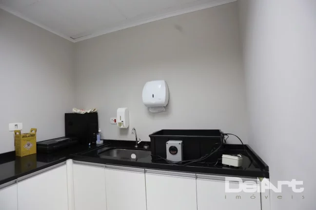 Imagem Sala/Conjunto Comercial LOCADA - 97,42m2 + 02 vagas - Edifício Curitibano Prime Center - R$ 800.000,00 - Água Verde.