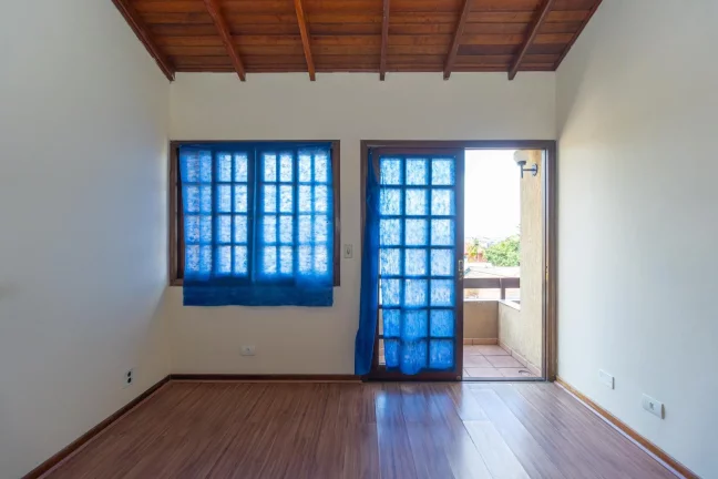 Imagem Sobrado de 3 quartos no bairro Lindóia