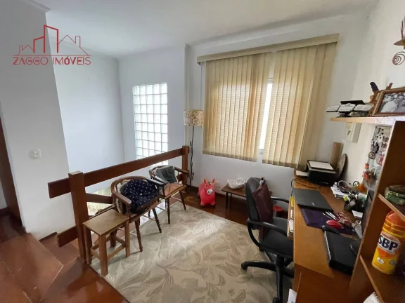 Imagem Sobrado 200m² - 3 Dorm - 1 Suíte - 4 Vagas