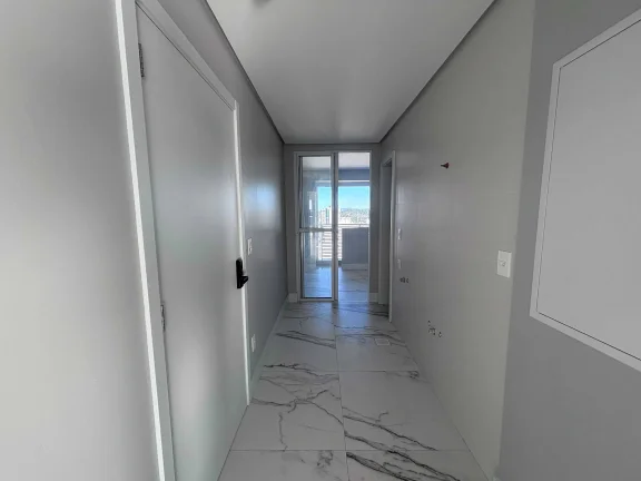Imagem Apartamento com 3 suítes e 3 Vagas de Garagem no Centro Itajaí/SC
