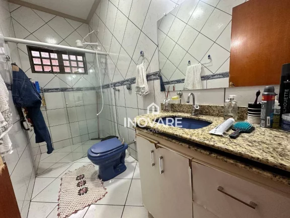 Imagem Casa com 3 dormitórios à venda, 180 m² por R$ 600.000,00 - Jardim Leonora - Itumbiara/GO