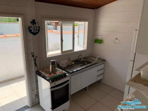 Imagem Bela casa a 250 metros da praia