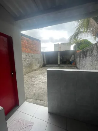 Imagem Casa de Rua Pública à Venda no Bairro Ponto Novo - Confira os Detalhes!