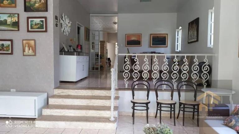Imagem Casa de 250m² à venda, com 3 quartos (1 suíte), localizada no Sítio dos Pintos, Recife - Pernambuco.
