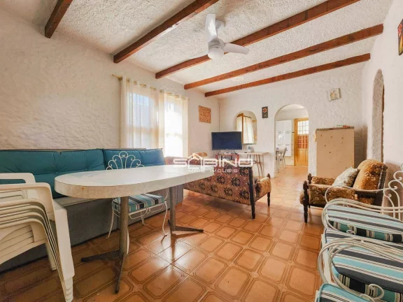 Imagem Casa à venda com 2 dormitórios 153 m² de Área Útil, 300 metros da praia, Jardim Indaiá - Bertioga SP